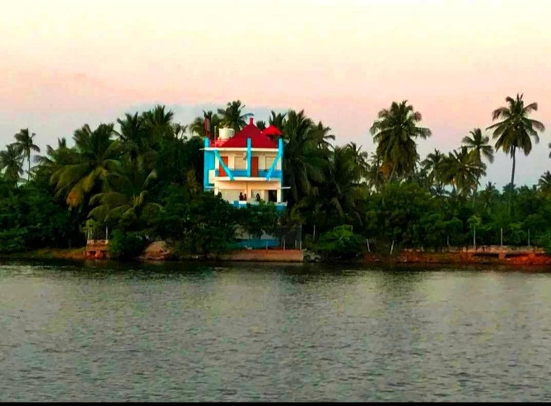 Victoria'S River View Resort 蓬蒂切里 外观 照片