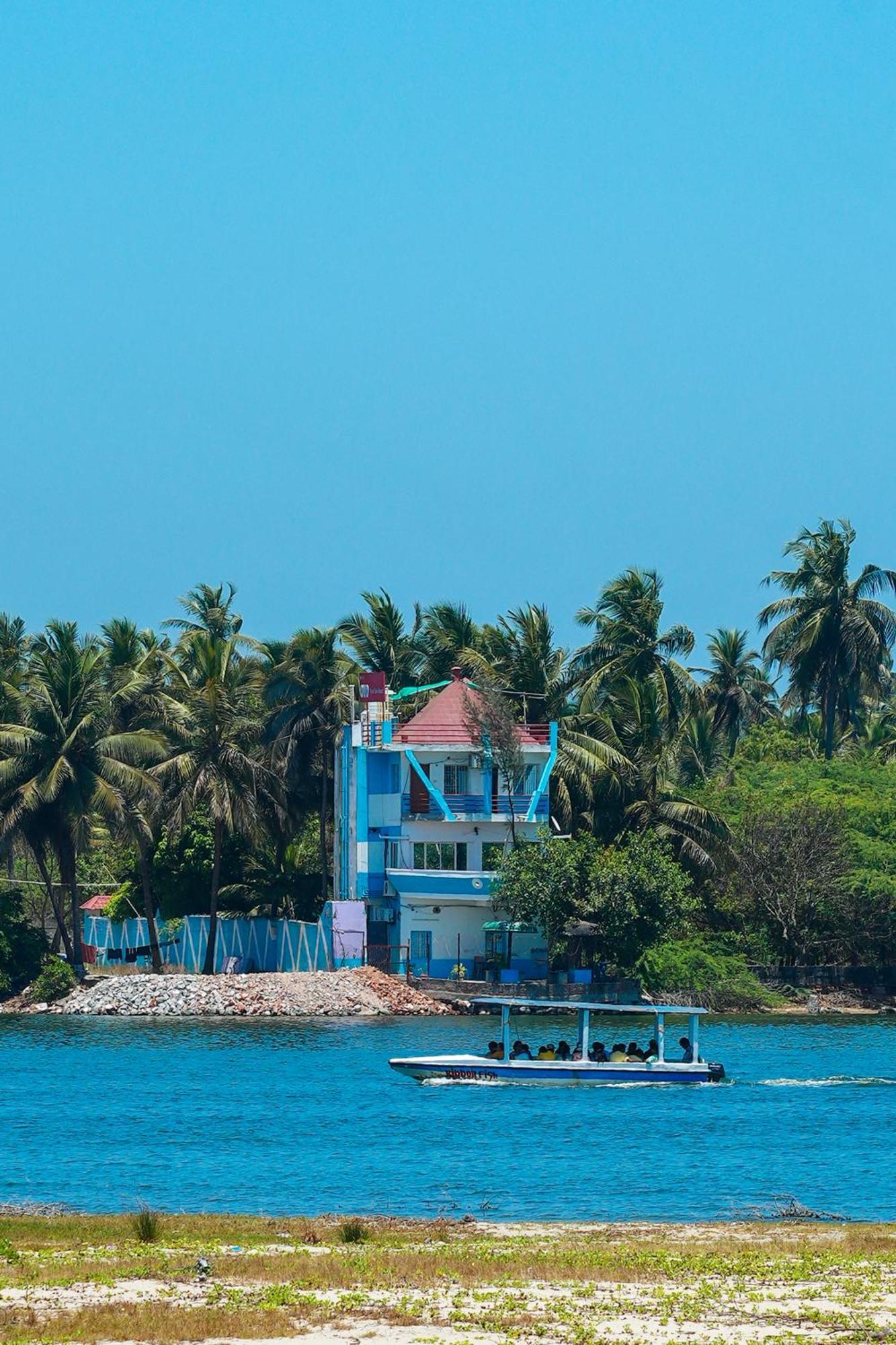 Victoria'S River View Resort 蓬蒂切里 外观 照片